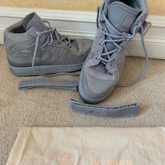 IVY PARK adidas light purple with suede trim and dust bag size - Picture 4 of 9